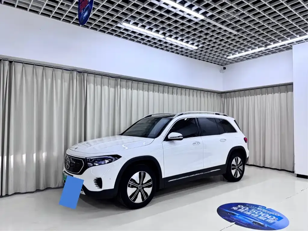 Mercedes-Benz EQB — фото 1