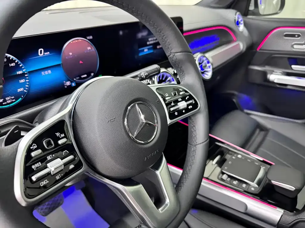 Mercedes-Benz EQB — фото 2