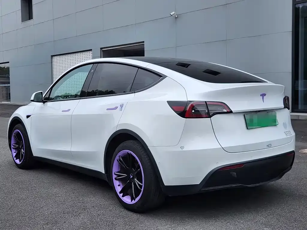 Tesla Model Y — фото 7