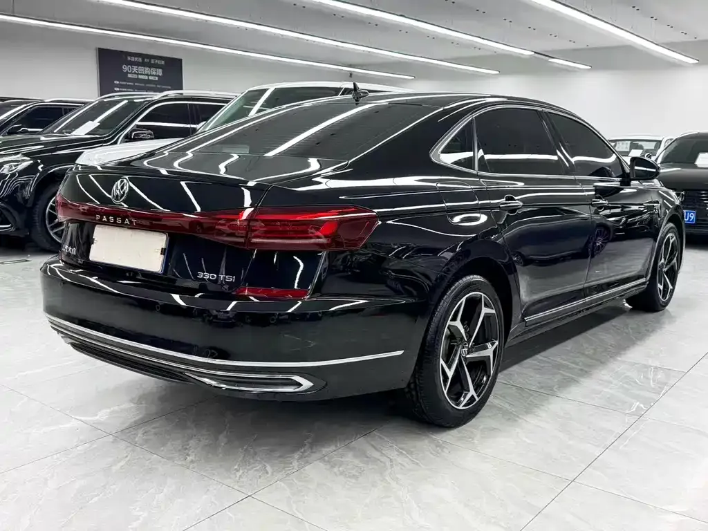 Volkswagen Passat — фото 7