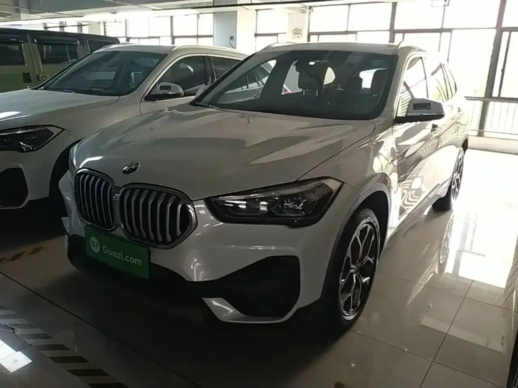 BMW X1 — фото 1