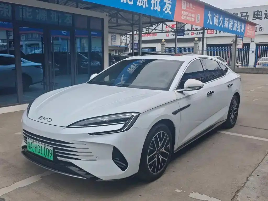 BYD Seal — фото 1