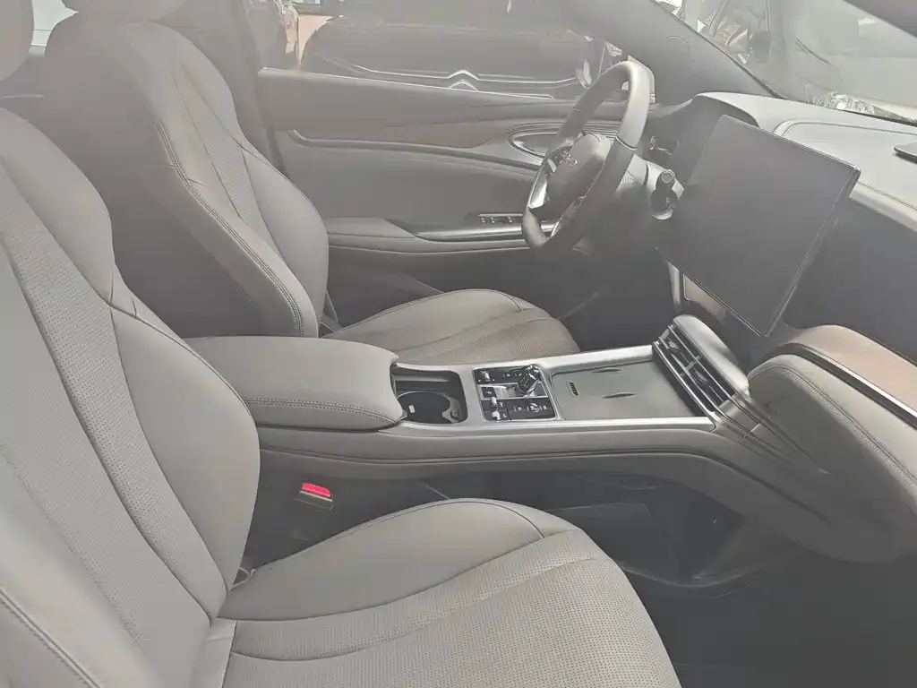 BYD Seal — фото 3