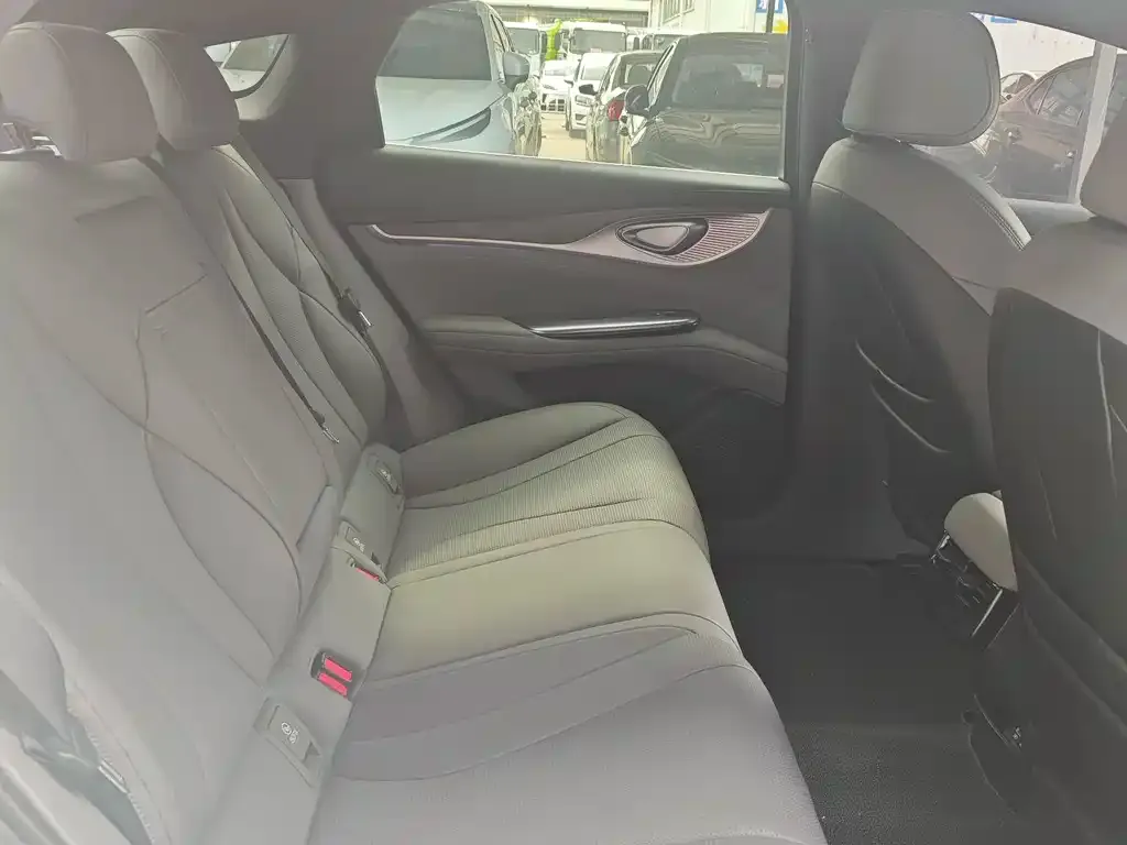 BYD Seal — фото 2