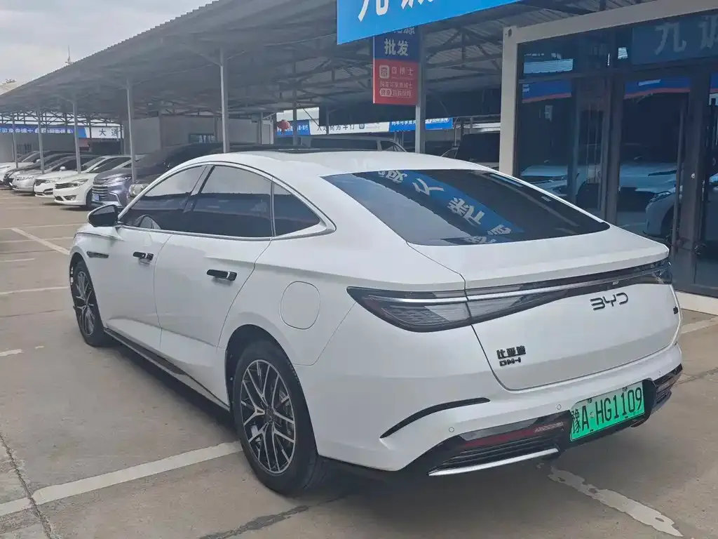 BYD Seal — фото 8