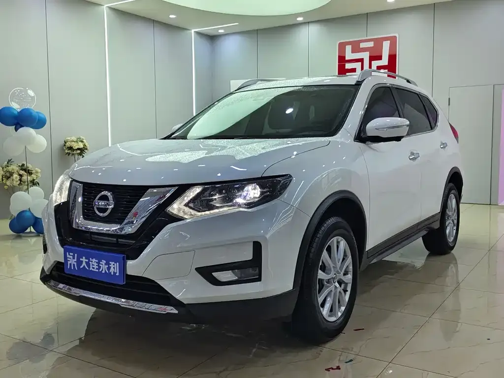 Nissan X-Trail — фото 1