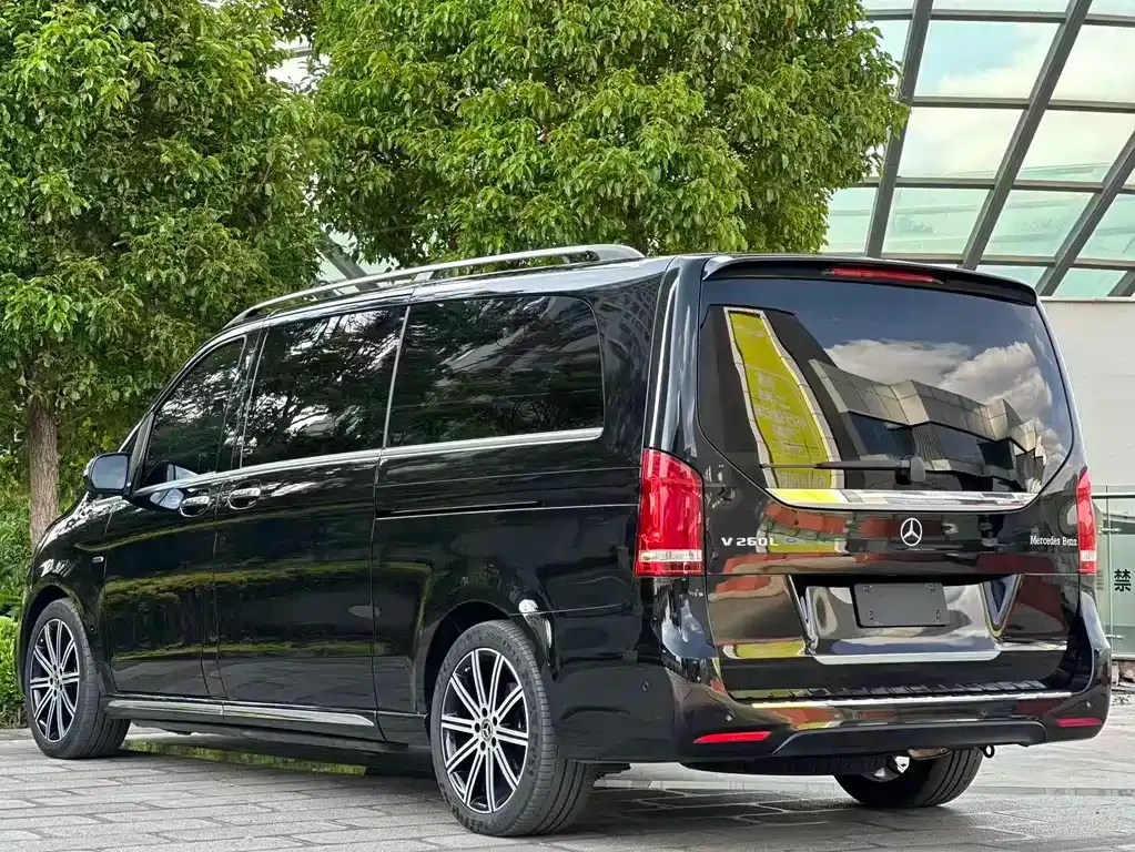 Mercedes-Benz V-Class — фото 10