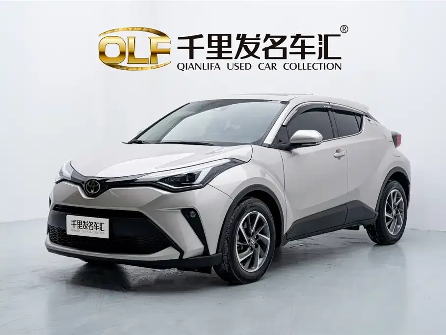 Toyota C-HR — фото 1