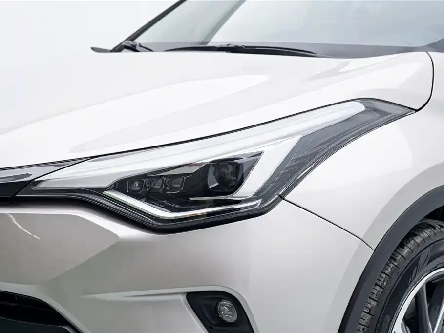 Toyota C-HR — фото 8