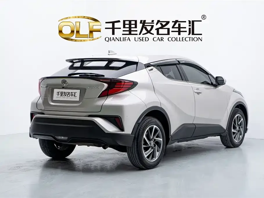 Toyota C-HR — фото 10