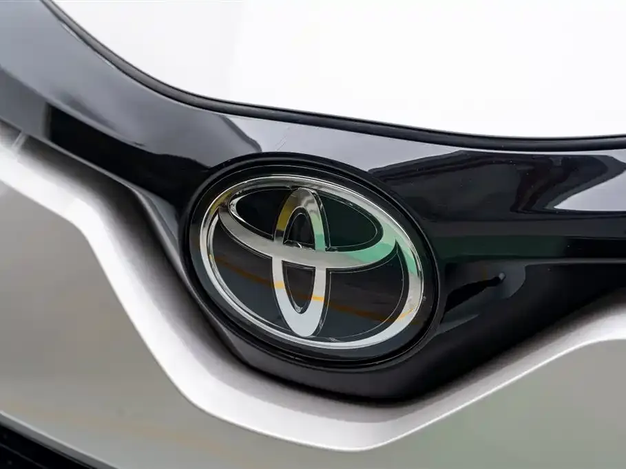 Toyota C-HR — фото 2