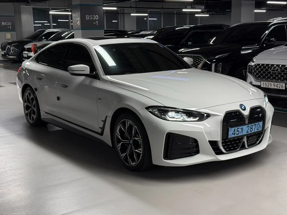 BMW i4 — фото 8