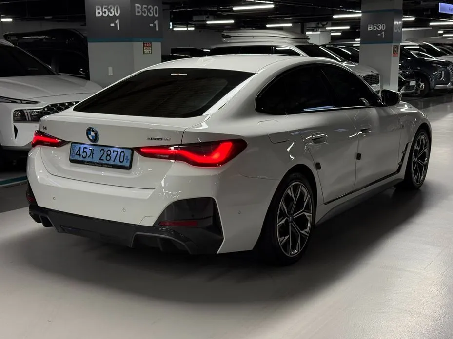 BMW i4 — фото 4