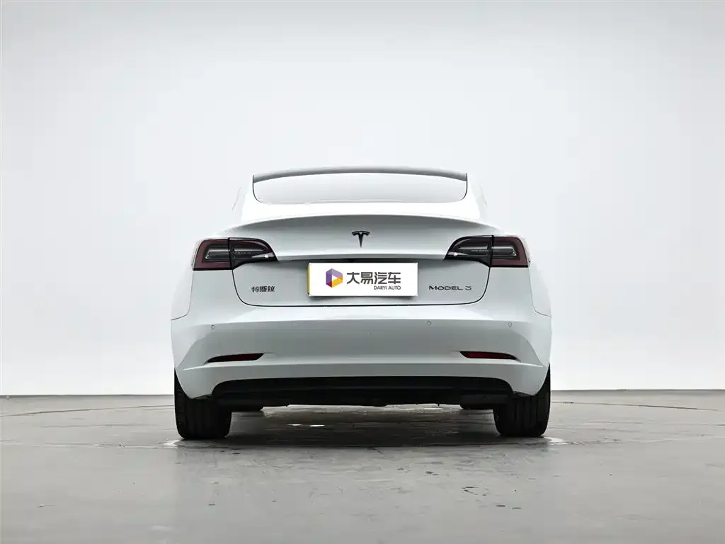 Tesla Model 3 — фото 3