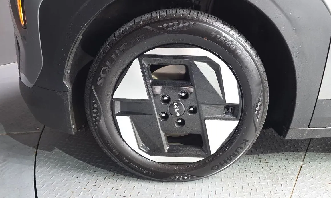 Kia EV3 — фото 9