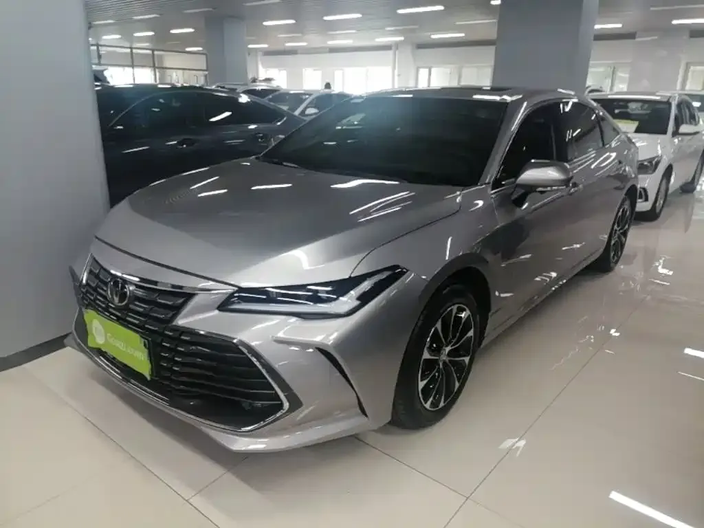 Toyota Avalon — фото 1