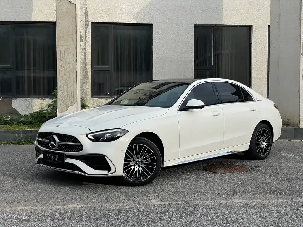 Mercedes-Benz C-Class — фото 1