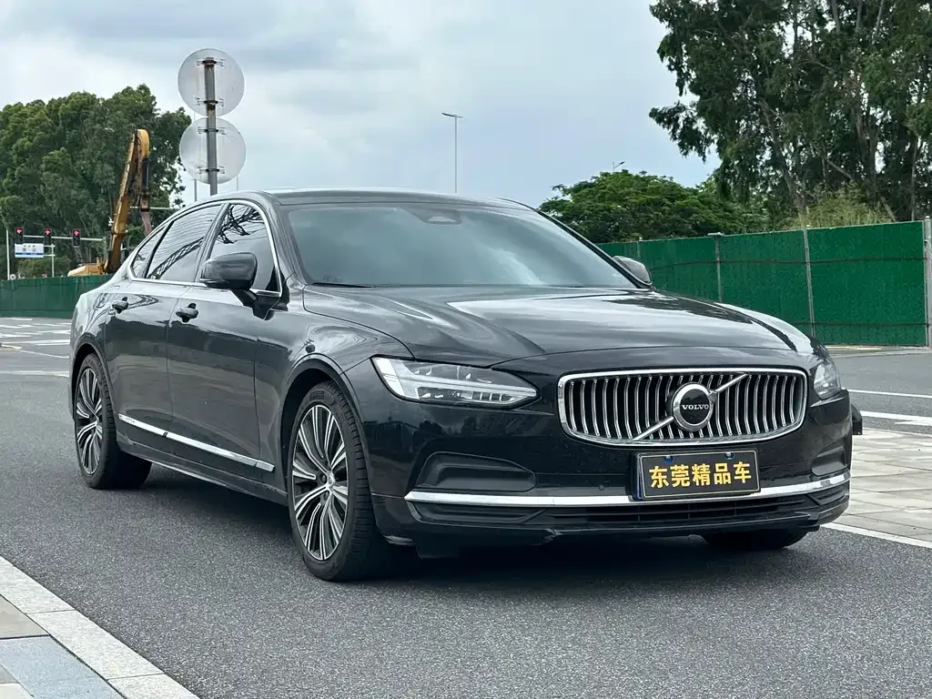 Volvo S90 — фото 1