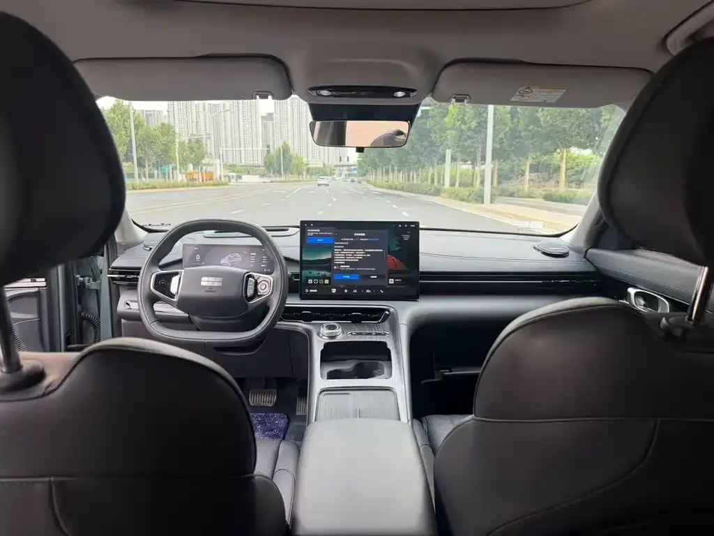 Geely Galaxy E5 — фото 10