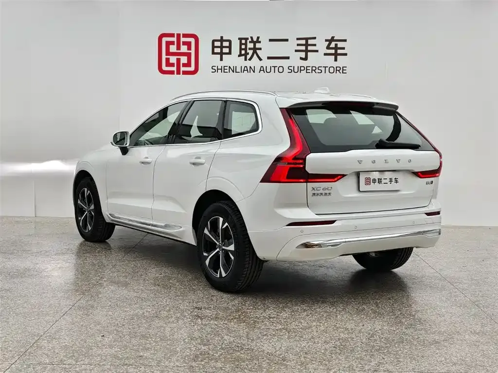 Volvo XC60 — фото 2