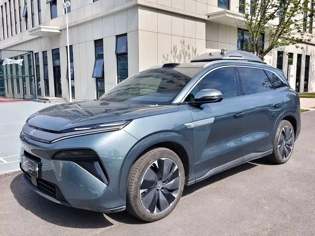 BYD Tang L — фото 1