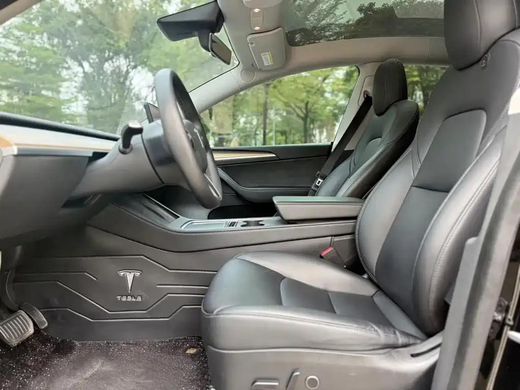 Tesla Model Y — фото 5
