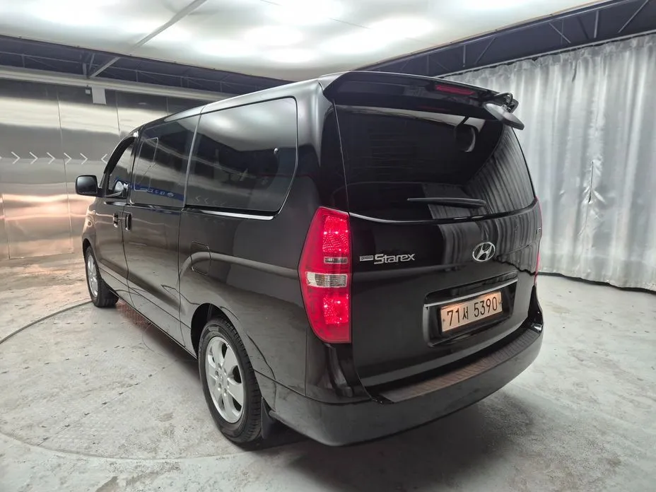 Hyundai Starex — фото 2