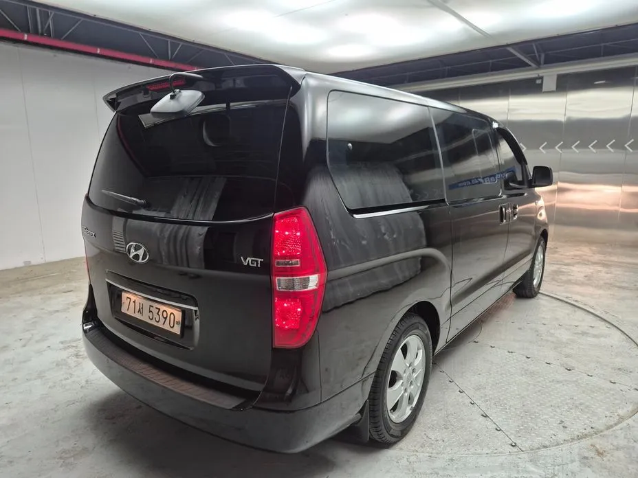 Hyundai Starex — фото 4