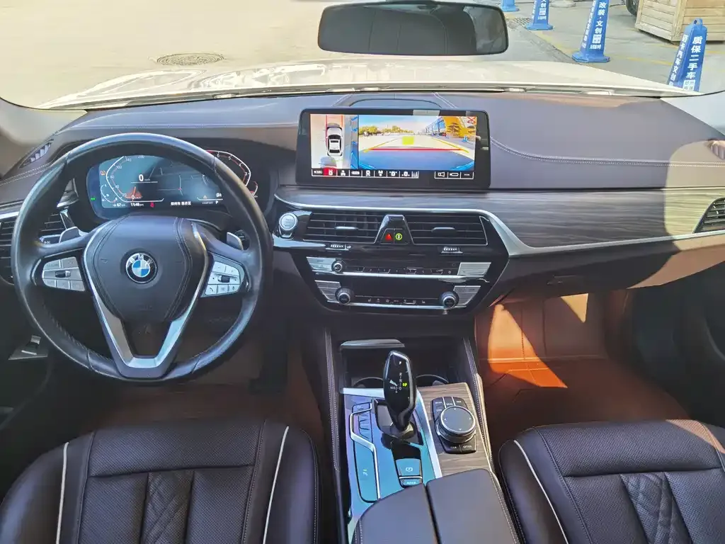 BMW 5 Series — фото 4