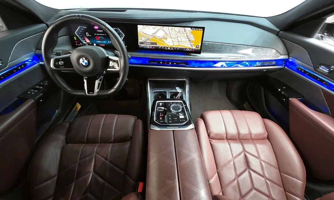 BMW 7-Series — фото 10