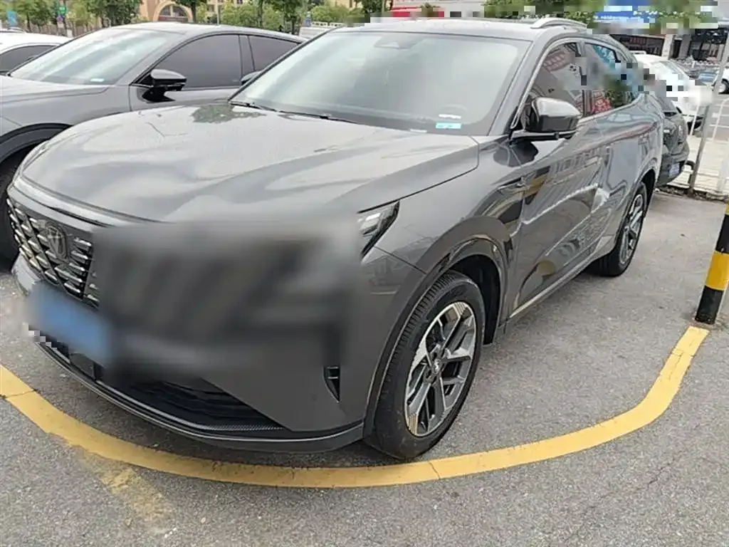 Changan CS75PLUS — фото 1