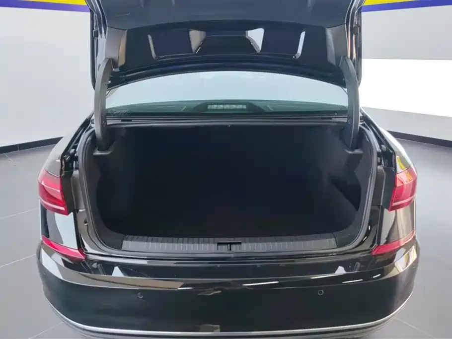 Volkswagen Passat — фото 3