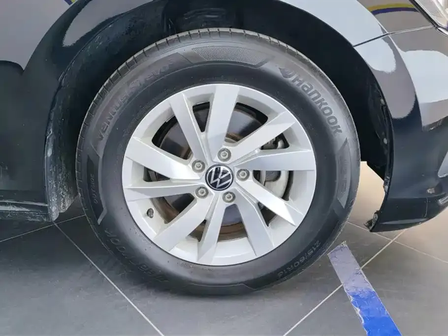 Volkswagen Passat — фото 10