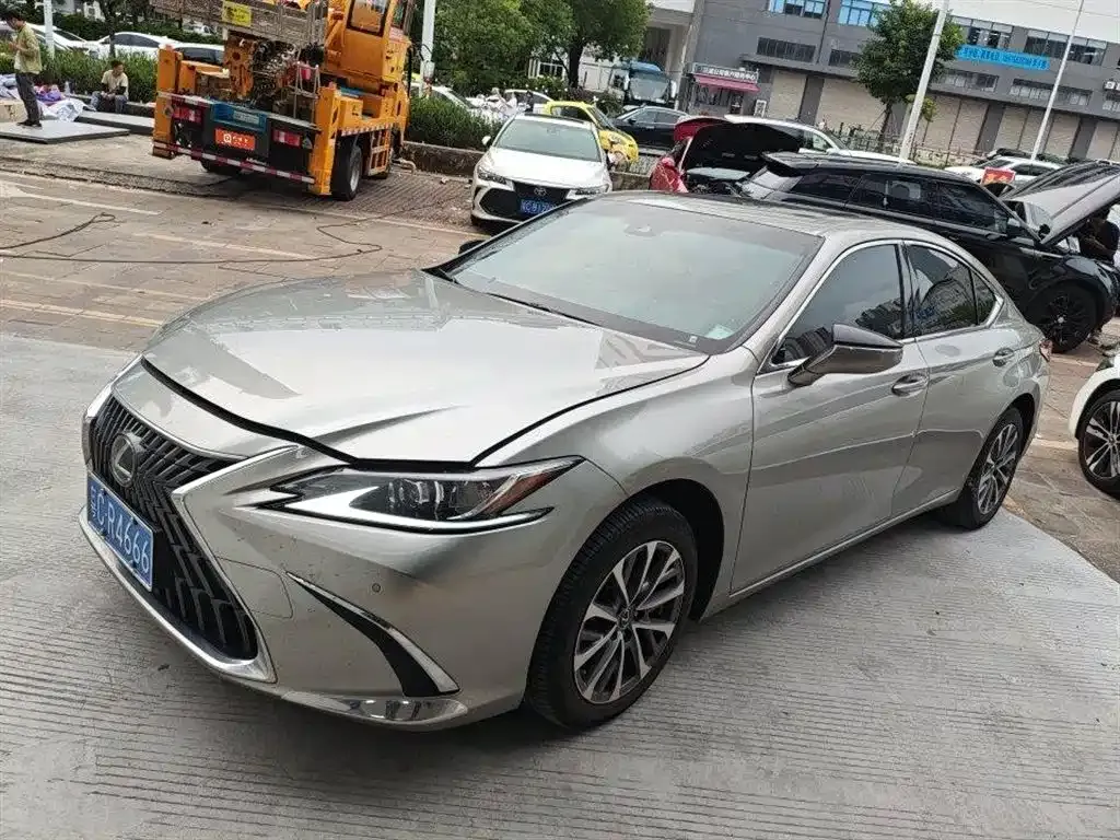 Lexus ES — фото 1