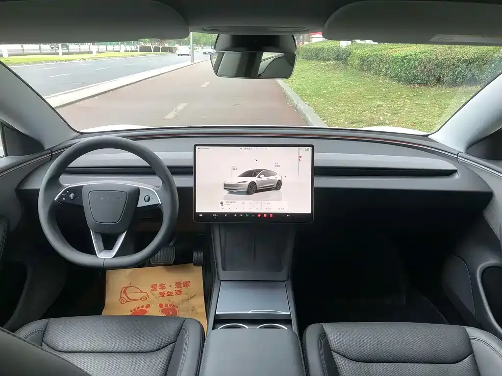 Tesla Model 3 — фото 8