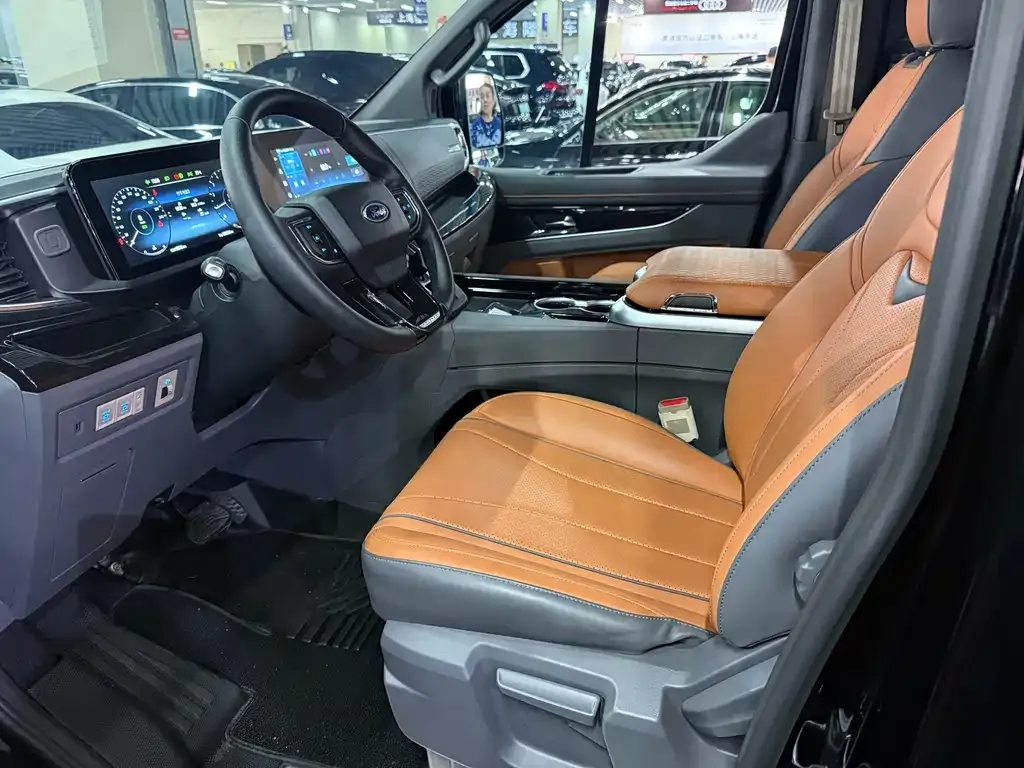 Ford Tourneo — фото 4