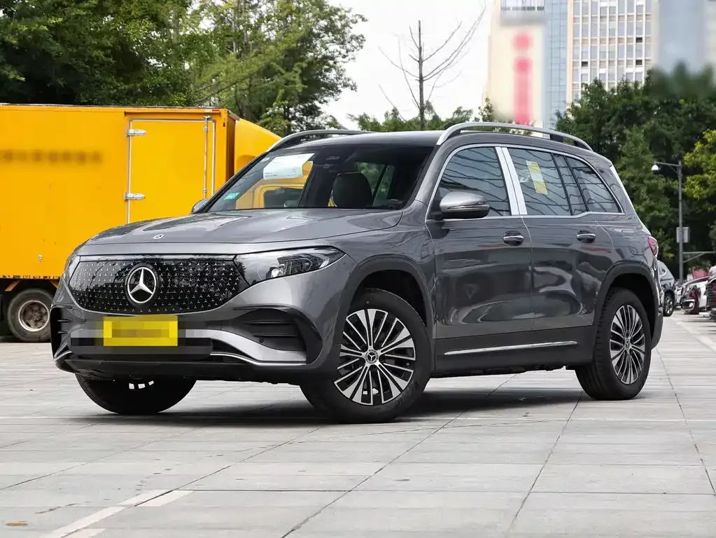 Mercedes-Benz EQB — фото 1