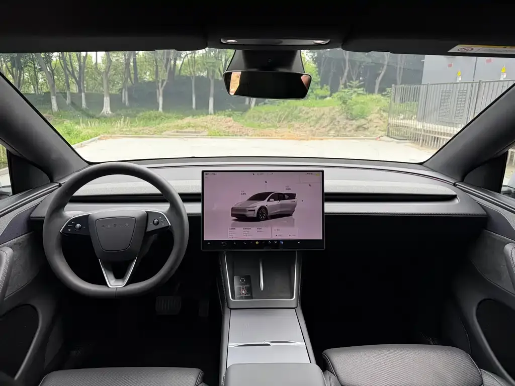 Tesla Model Y L — фото 8