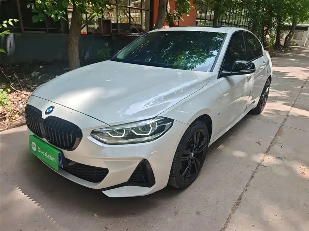 BMW 1 Series — фото 1