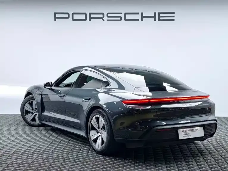 Porsche Taycan — фото 8