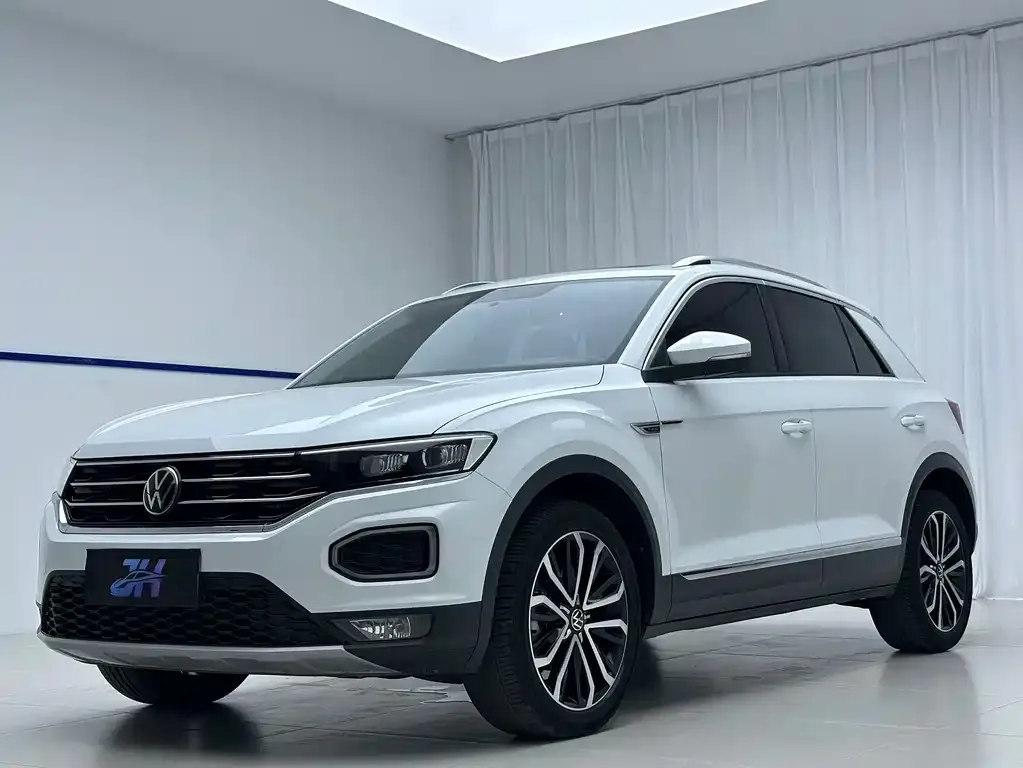 Volkswagen T-Roc — фото 1