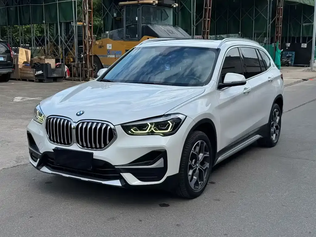 BMW X1 — фото 1