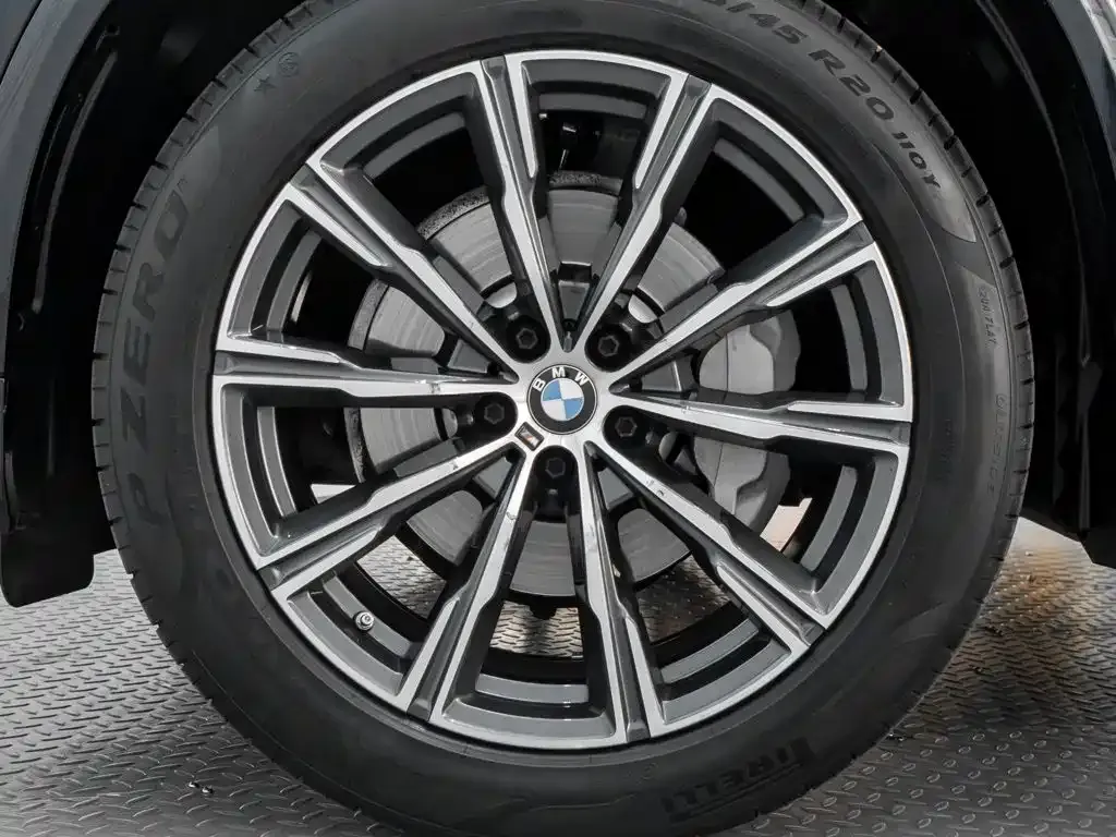 BMW X5 — фото 8