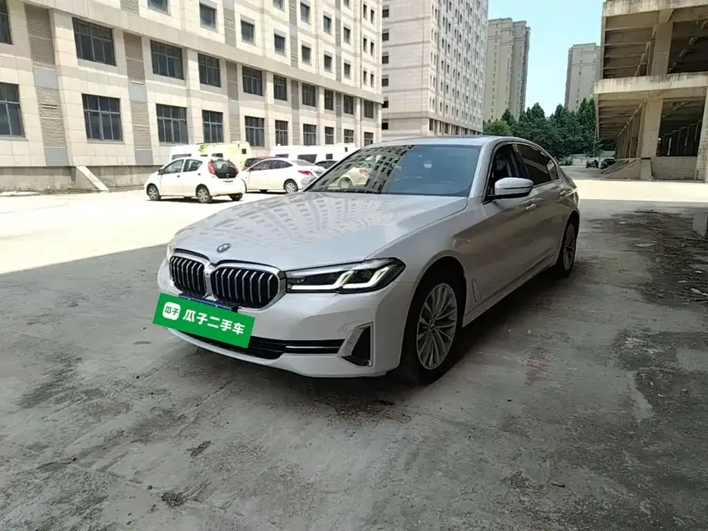 BMW 5 Series — фото 10