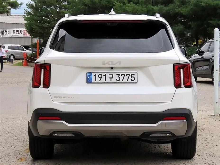 Kia Sorento — фото 8