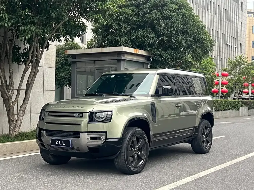 Land Rover Defender — фото 1
