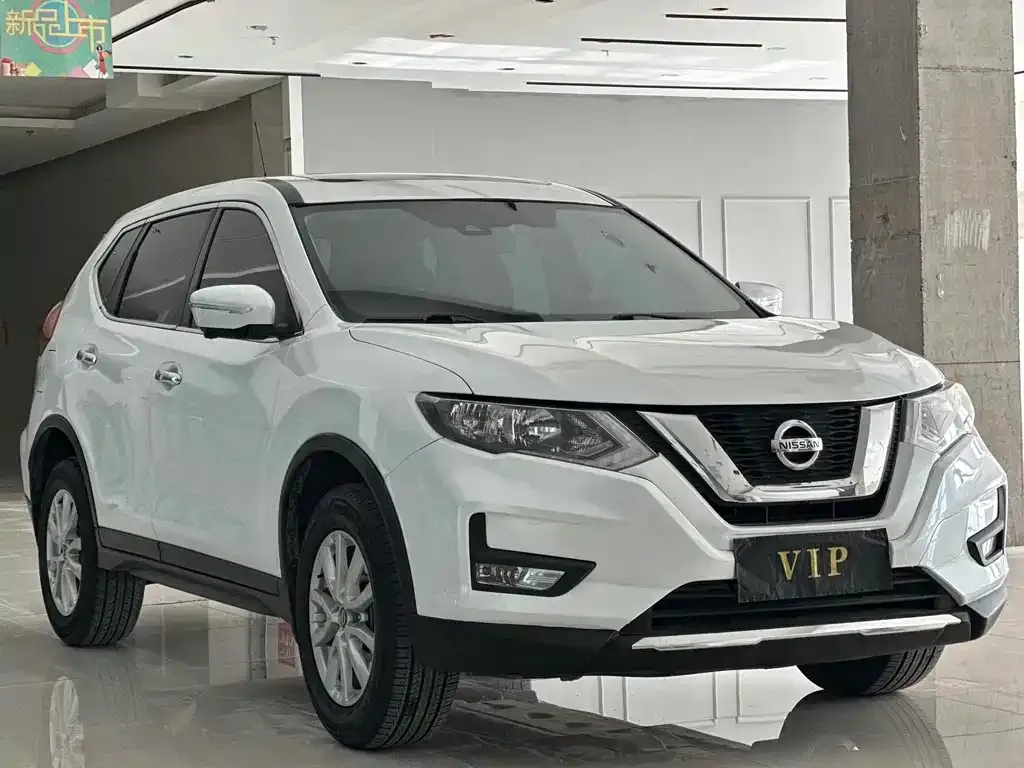 Nissan X-Trail — фото 7