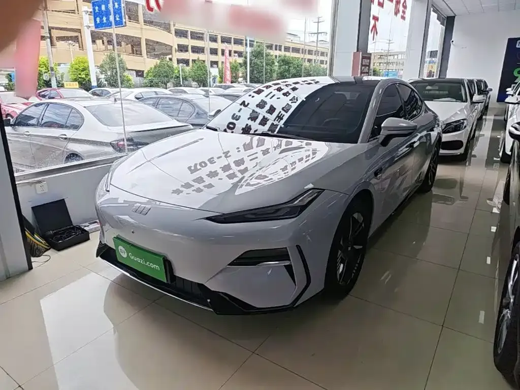 Geely Galaxy E8 — фото 1