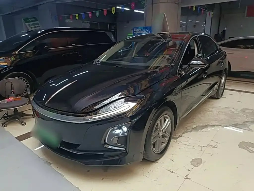 Hongqi E-QM5 — фото 1