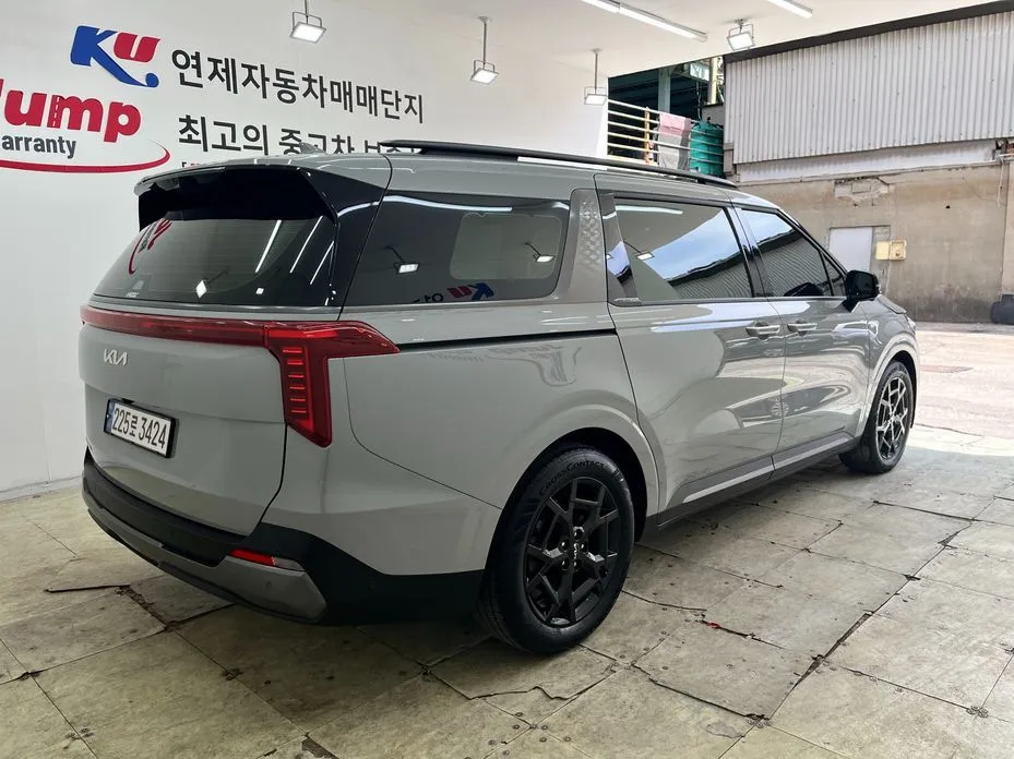 Kia Carnival — фото 10
